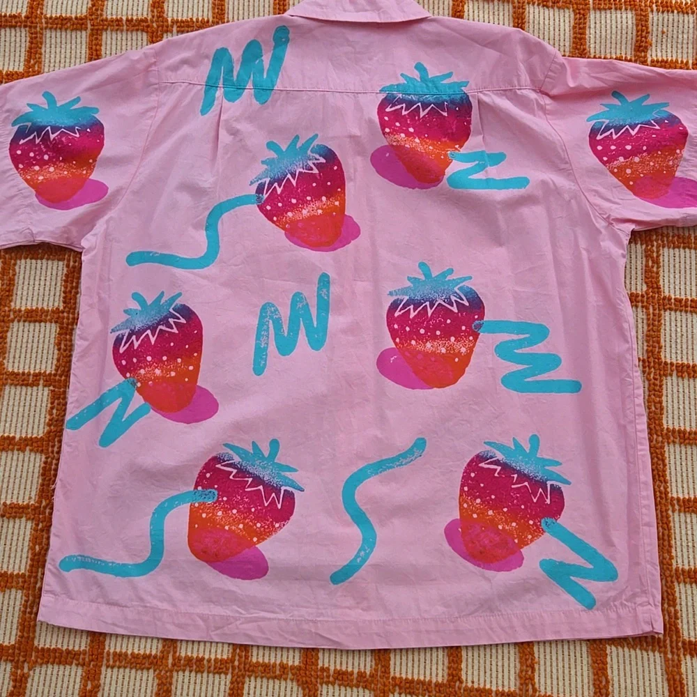 Mokuyobi Unisex Strawberry Shirt NWOT M - Picture 3 of 4